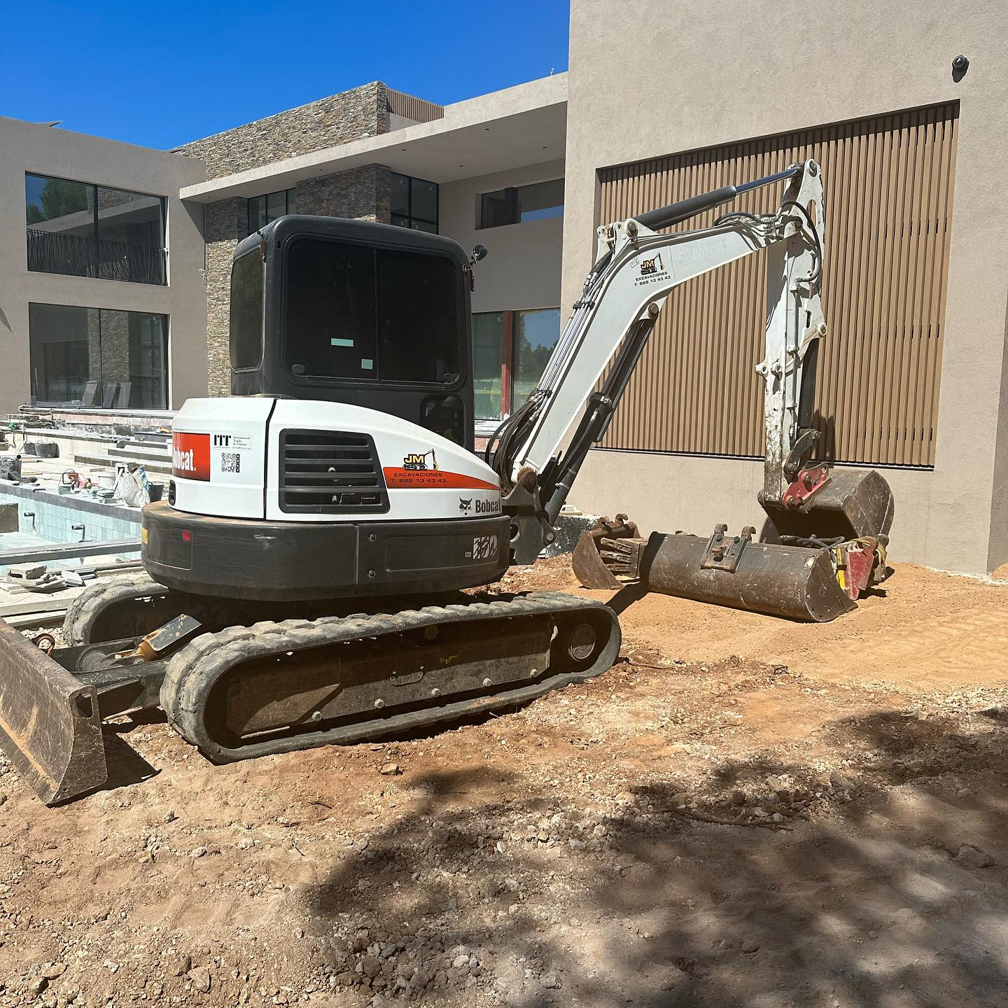 375815359_17973851846581422_2801763794786557742_n 1